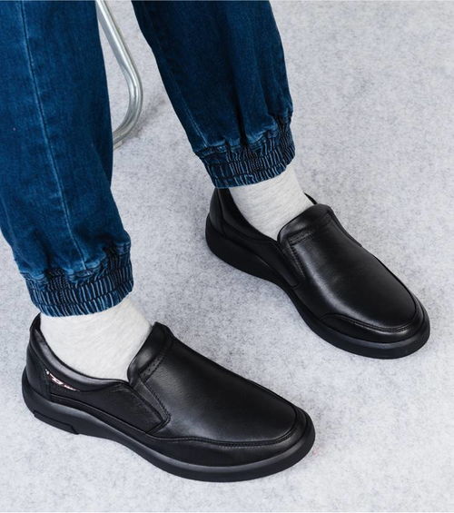 春夏季男士商务休闲皮鞋头层牛皮软皮套脚鞋商务驾车男鞋